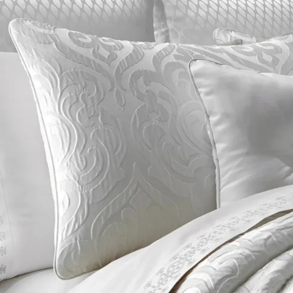 J. Queen New York Astoria White Comforter Set - King NEW